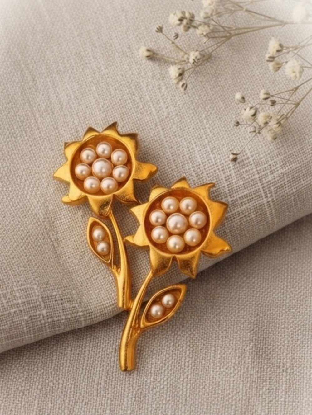 Vintage 1950s Golden Sunflower and Pearl Brooch